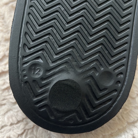 Adidas Size 12 black white Adilette Shower shoes sandals slides - Picture 13 of 16